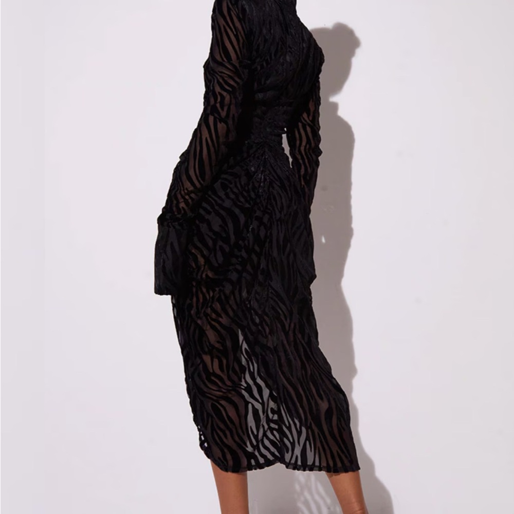 NWT🖤PrettyLittleThing Black Zebra Devore High Neck Draped Midi Dress Sz 4US - Picture 5 of 13